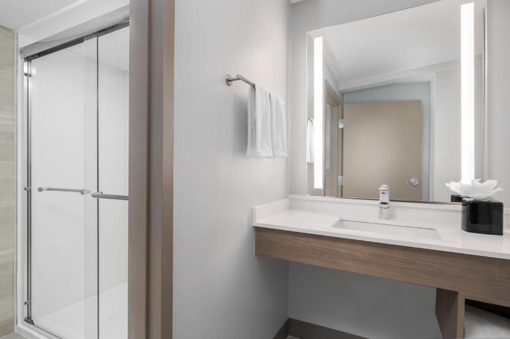 Holiday Inn Express Hilton Head Island, an IHG Hotel - 