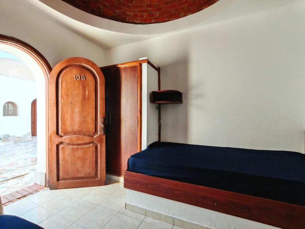 Postel nebo postele na pokoji v ubytování Ghzala hotel dahab