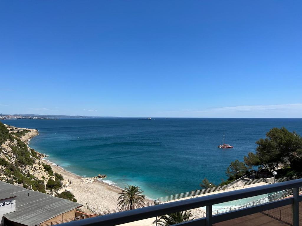 Apartment Salou with a spectacular view of the sea