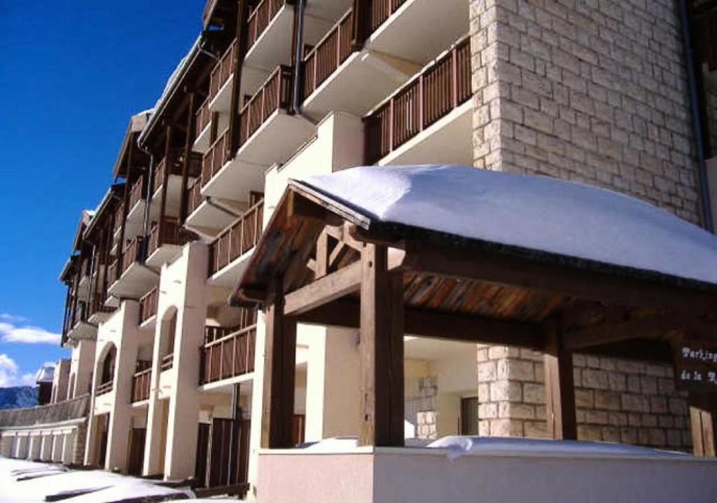Budynek, w którym mieści się apartament
