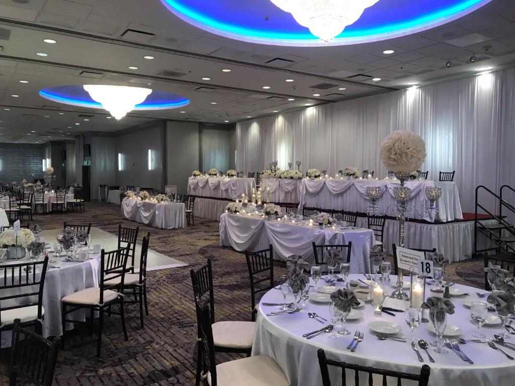 Holiday Inn Chicago North Shore by IHG photo