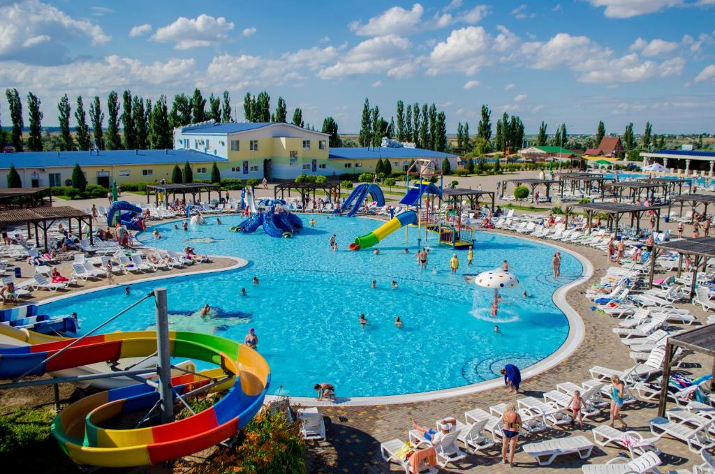 Bazén v ubytování Aquapark Koblevo Hotel nebo v jeho okolí