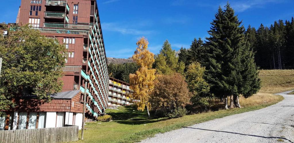 Budova, v ktorej sa apartmán nachádza