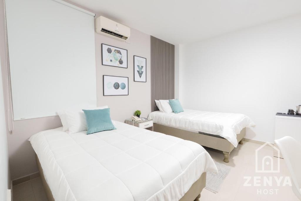 Postel nebo postele na pokoji v ubytování Hotel On By Zenya Host