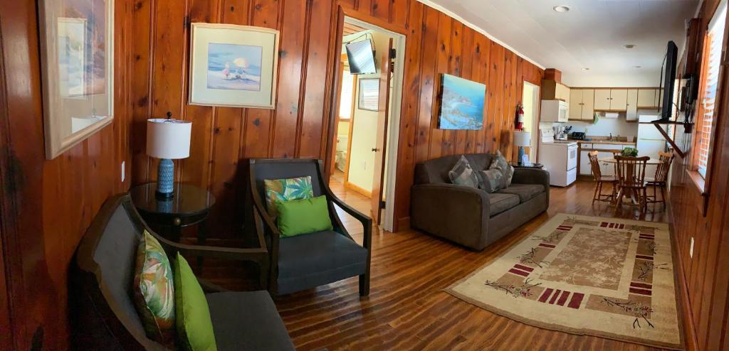 Posezení v ubytování Cape Pines Motel