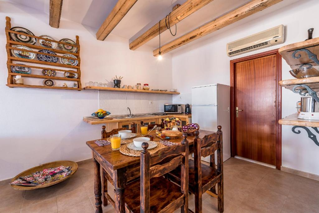 Kuchyň nebo kuchyňský kout v ubytování Villa Lindos Muse