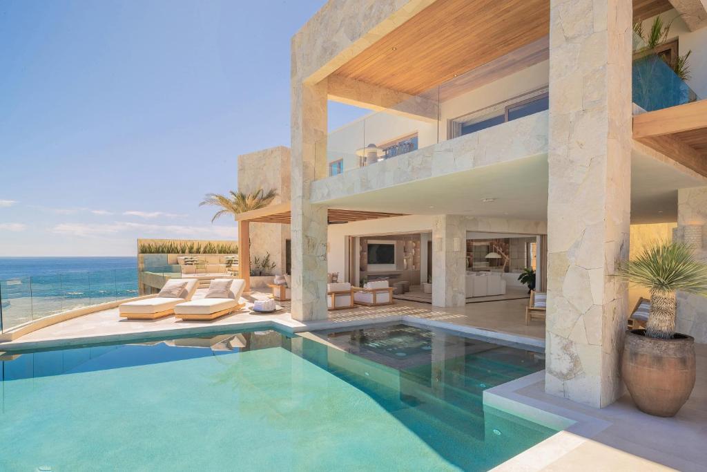 Gallery image of NEW Stunning Villa, full staff, gym and has its own Private Swimmable Beach in San José del Cabo