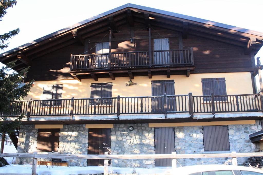 Balkon lub taras w obiekcie Chalet Carlines - appartement dans un chalet - Aucun parking ! MAE-1324
