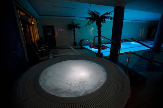 Bazén v ubytování Hotel Dobosz nebo v jeho okolí