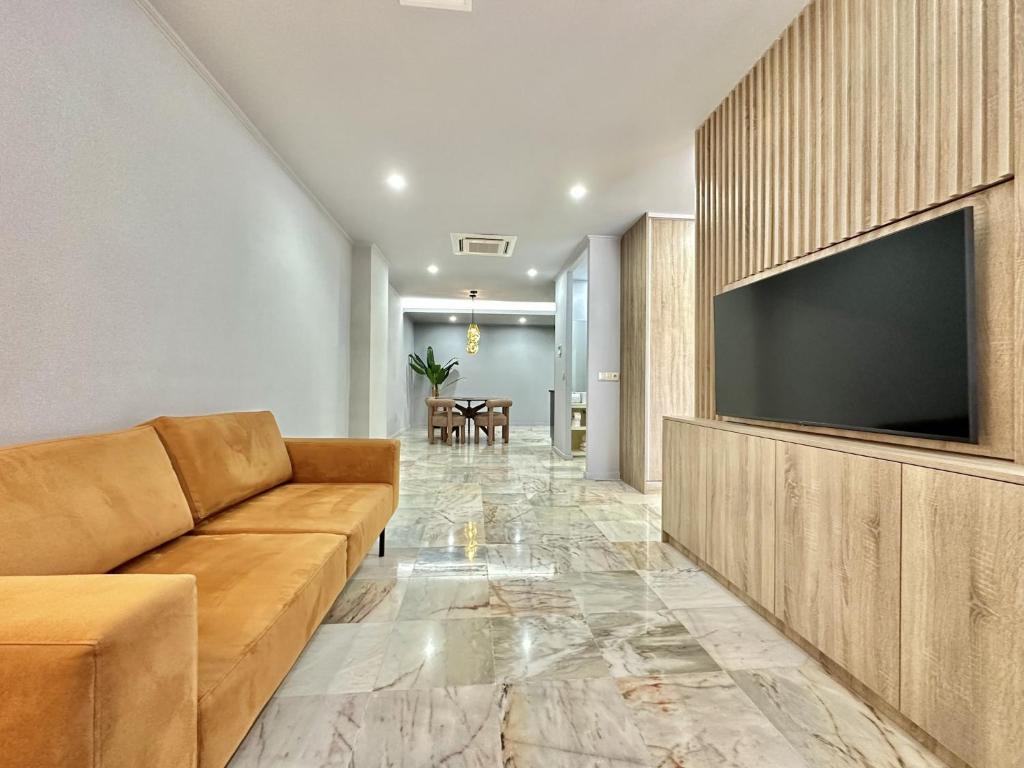 Charming Modern Studio in Porto