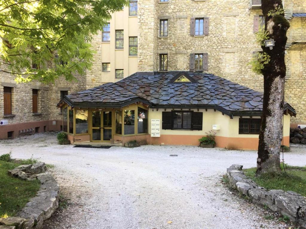 Budynek, w którym mieści się apartament
