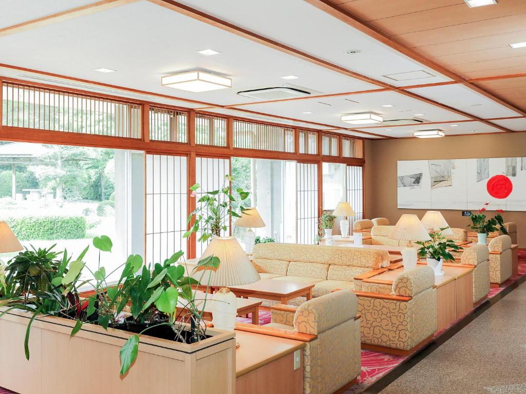 Posezení v ubytování Ichinomata Onsen Grand Hotel