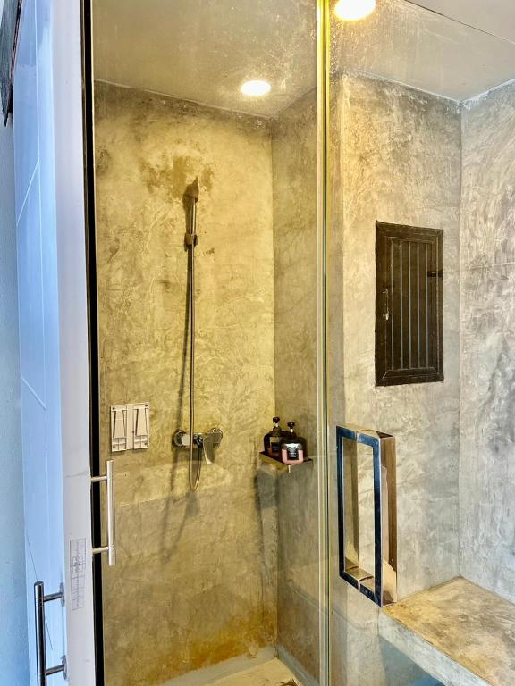 Ella Lamoon - Resim 17