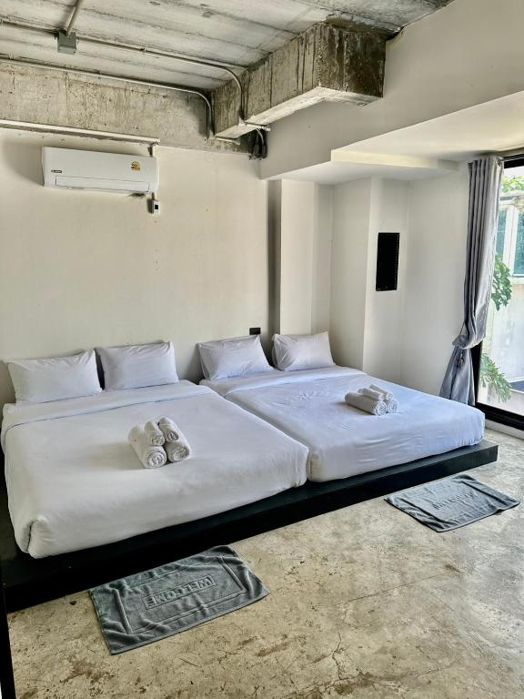 Ella Lamoon - Resim 1