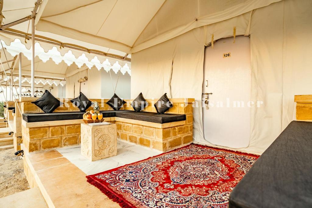 Posezení v ubytování Royal Empire Camp & Resort Jaisalmer