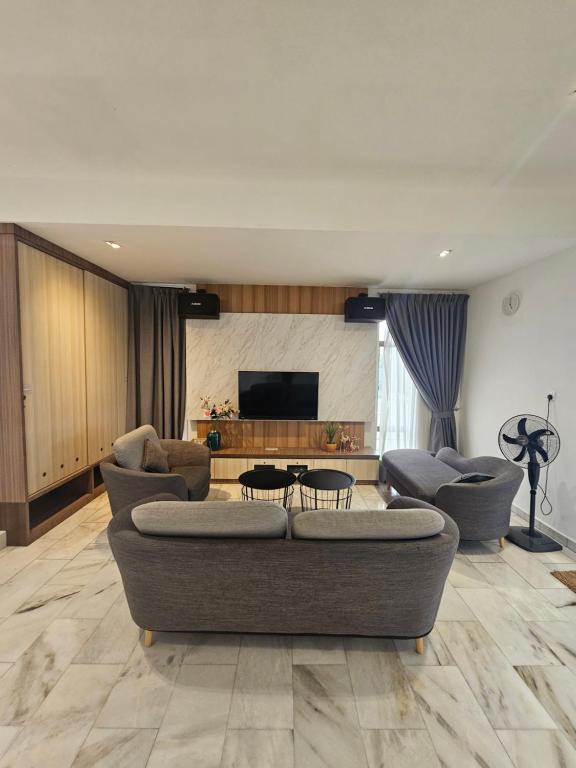 TV a/nebo společenská místnost v ubytování Melody Whole Or Suite Room