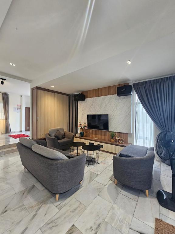 TV a/nebo společenská místnost v ubytování Melody Whole Or Suite Room