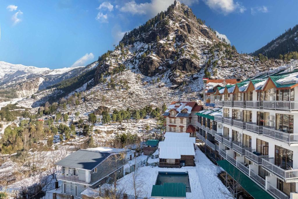 Nespecifikovaný výhled na hory nebo výhled na hory při pohledu z hotelu