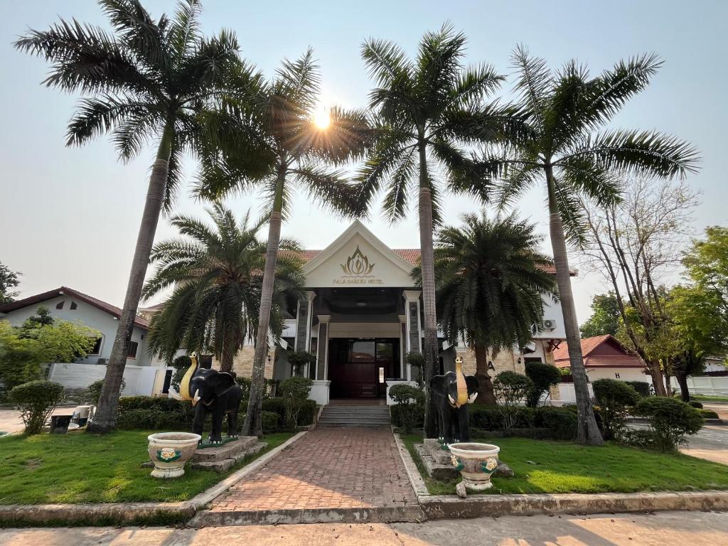 Taman di luar 帕拉花园酒店 Pala garden hotel