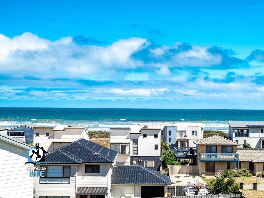a view of houses and the beach at Ultimate in Middleton Coastal Style with Views Sleeps 10 in Middleton