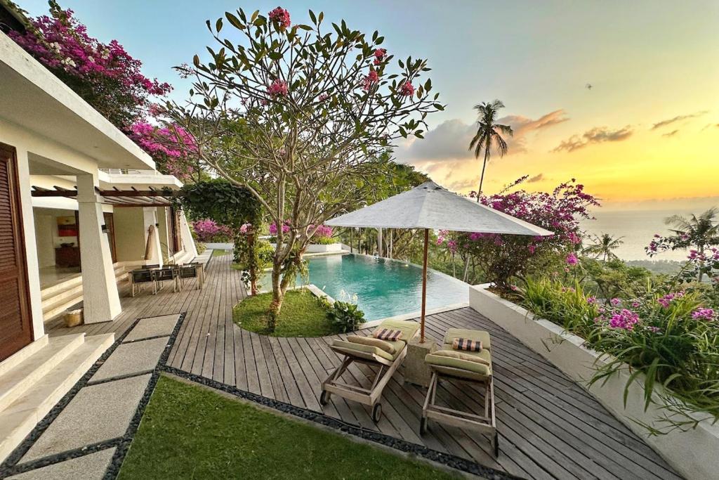 Πισίνα στο ή κοντά στο Cozy Family Villa with Sunset View