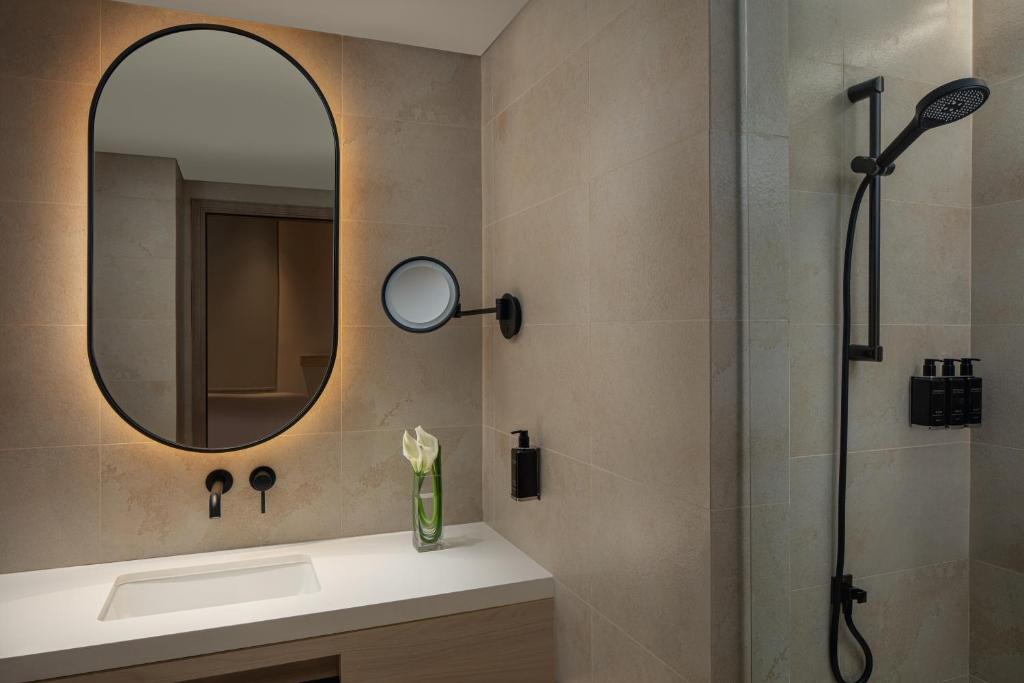 
Newly Designed Window-Seat Room - King
