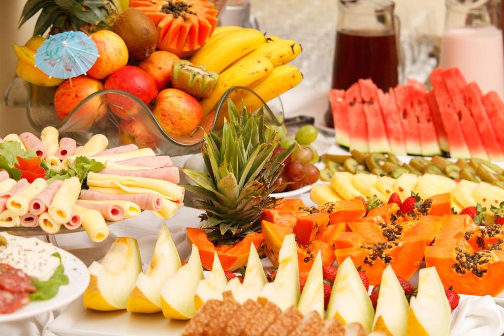 Comida no hotel ou em algum lugar perto