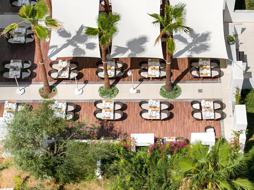 Сад в Grecotel Creta Palace