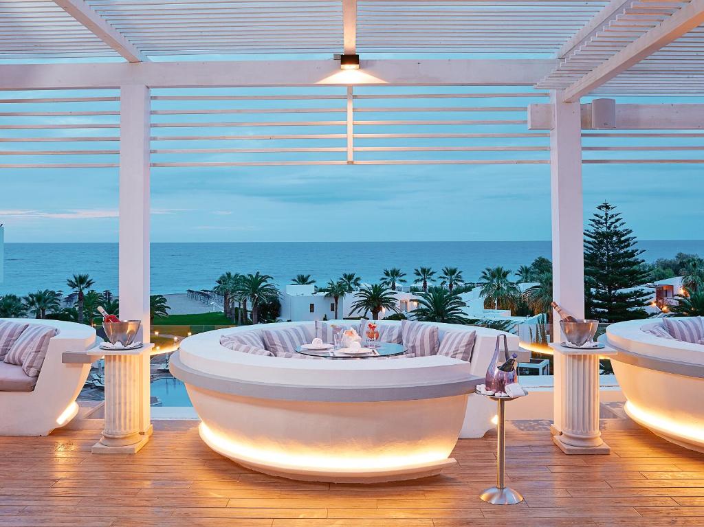 Гостиная зона в Grecotel Creta Palace