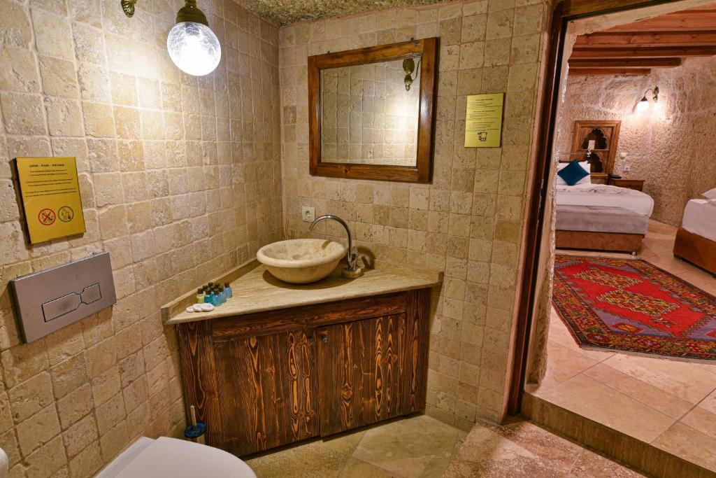 Elegance Cave Suites & Restaurant - 10