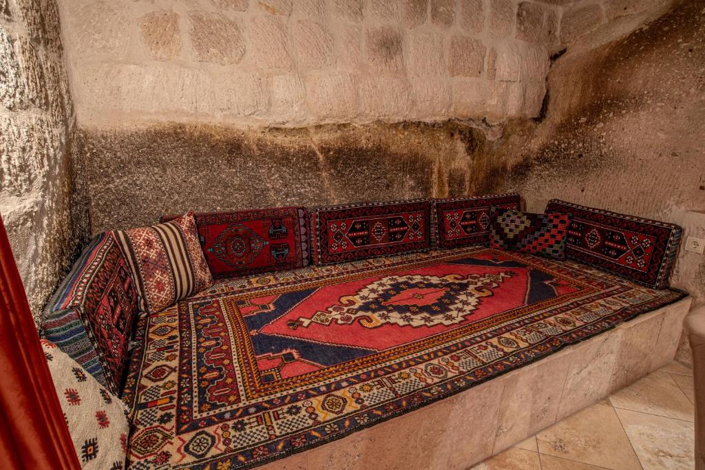 Elegance Cave Suites & Restaurant - 6