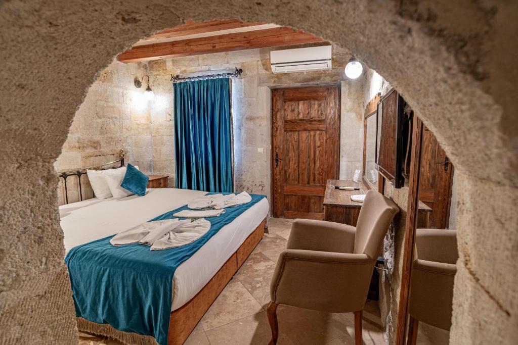 Elegance Cave Suites & Restaurant - 3