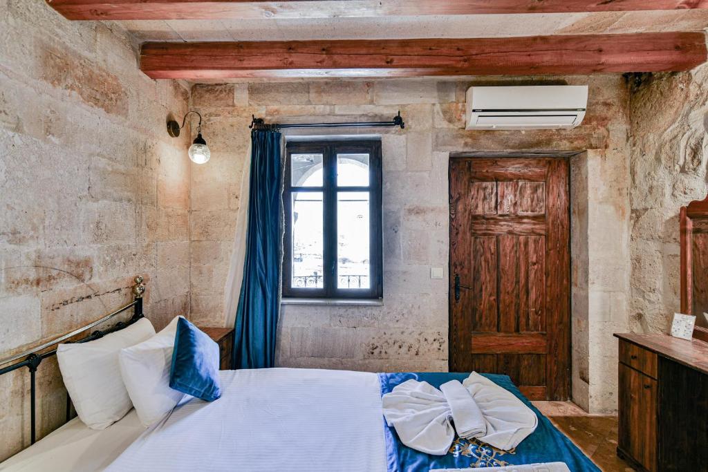 Elegance Cave Suites & Restaurant - 17