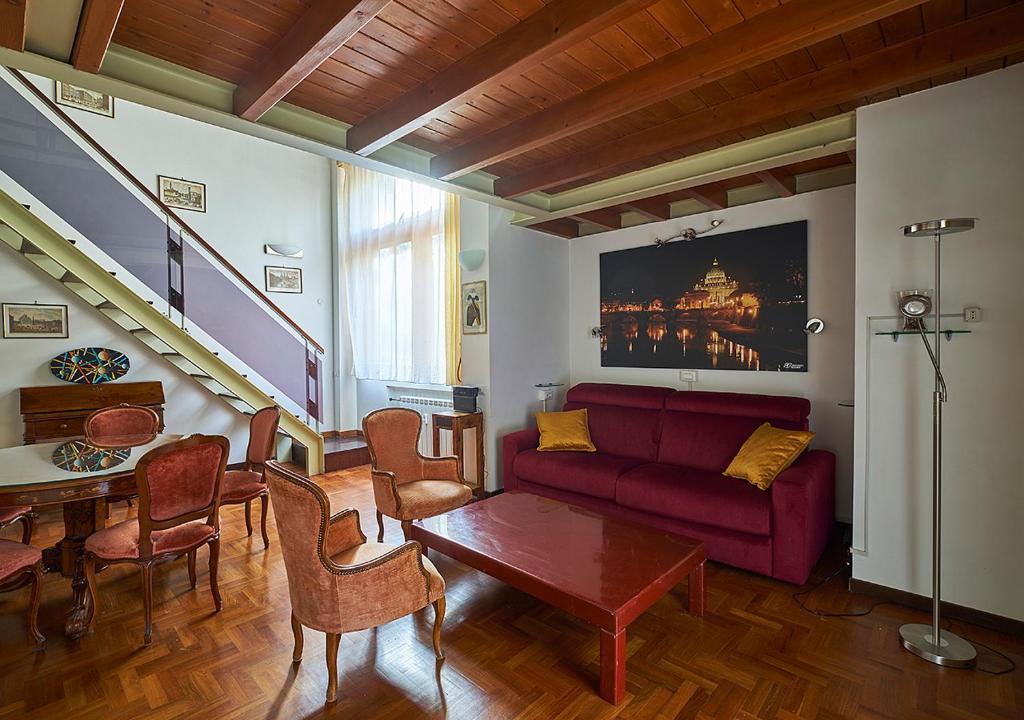 Crimson Guest House