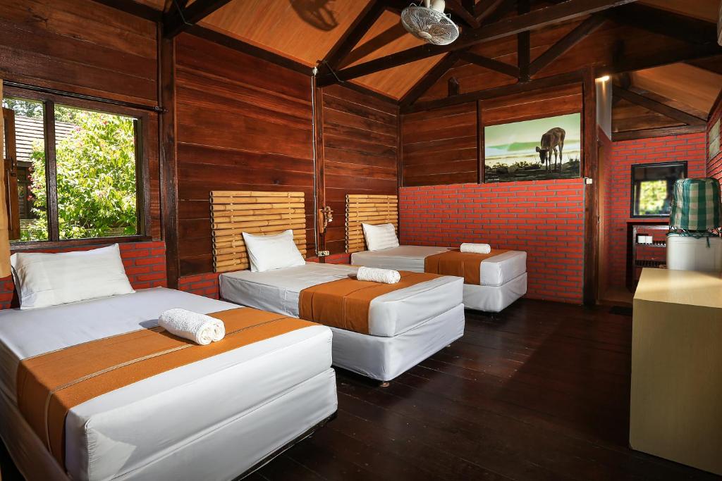 Plengkung Lodge G-Land - Habitación Doble Con Balcón (3 Adultos)