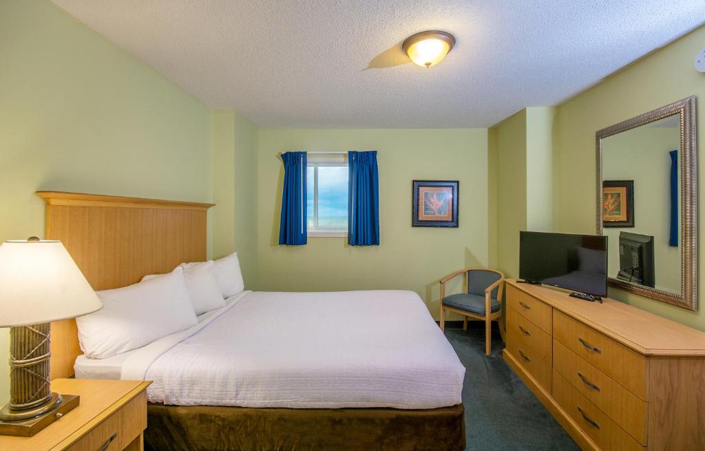 Paradise Resort - Oceanfront Two Bedroom Condo
