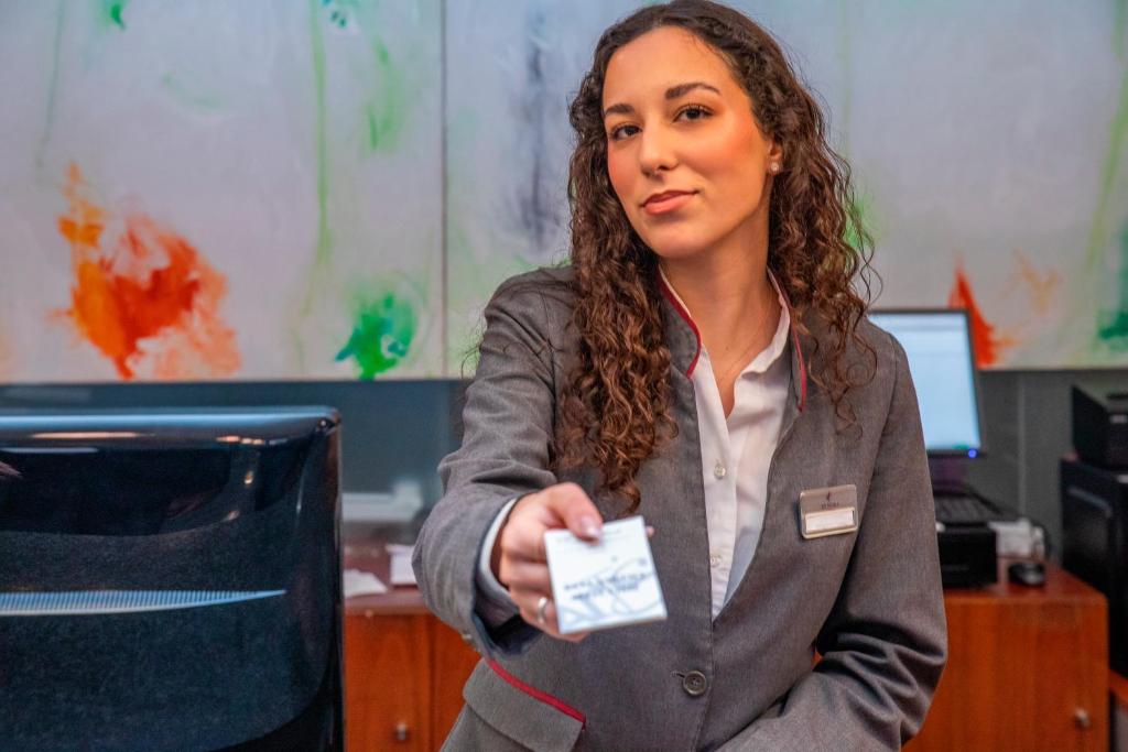 VIP Executive Arts Hotel - Resim 9