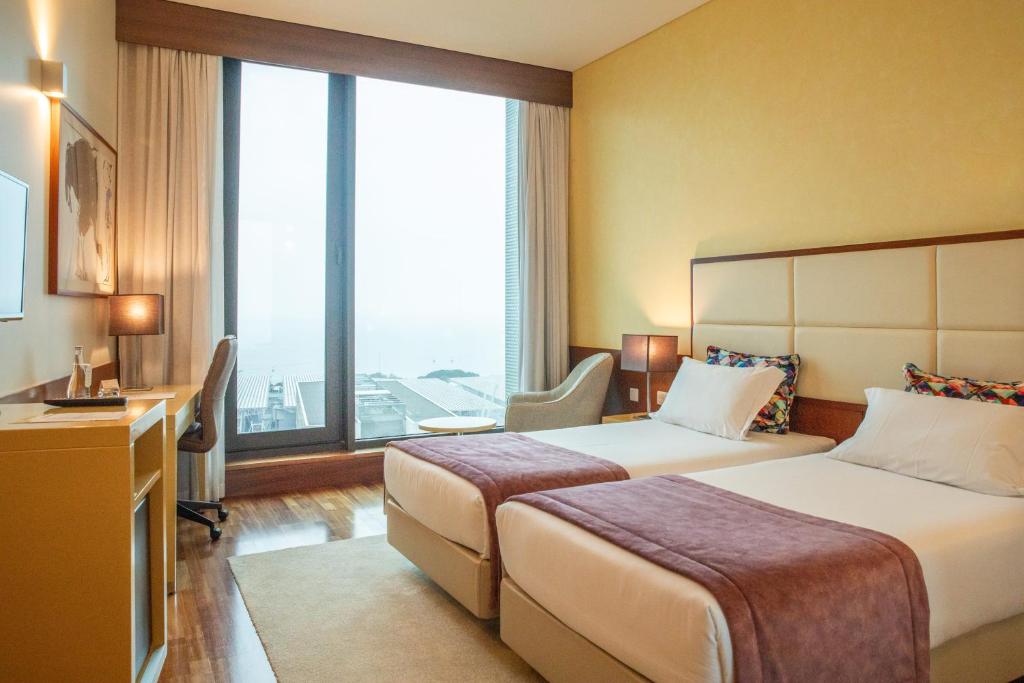 VIP Executive Arts Hotel: guest room