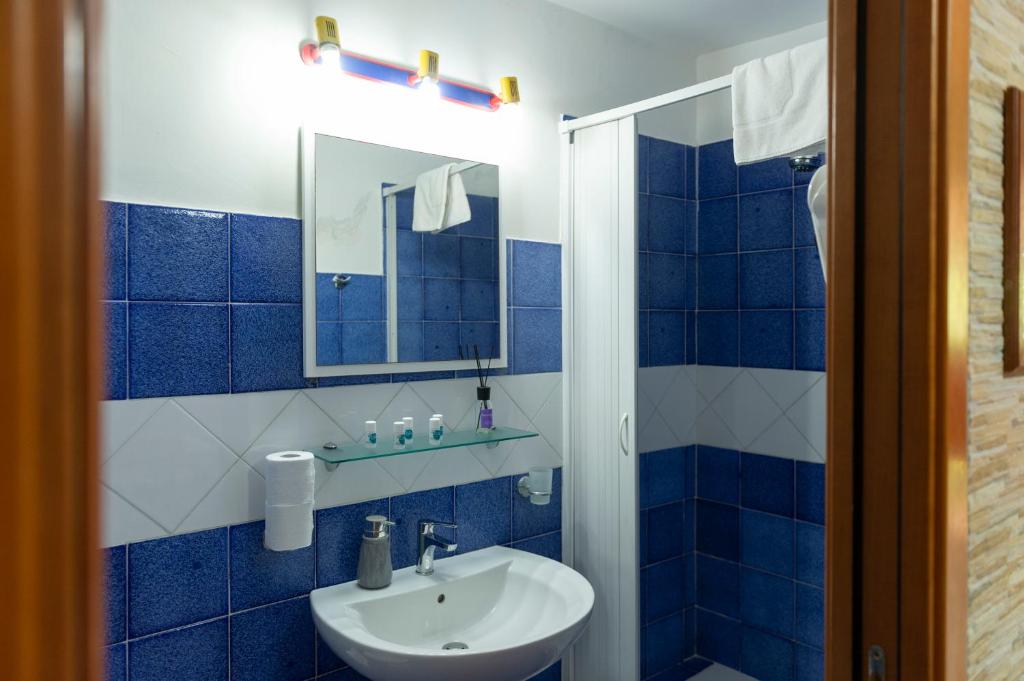 Koupelna v ubytování B&B Appartamenti l'Anfora