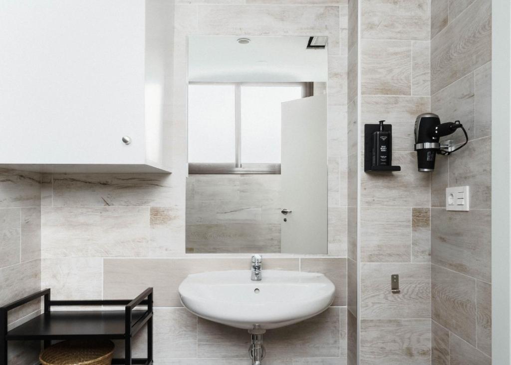 Limehome Granada Calle Lopez Rubio - 8