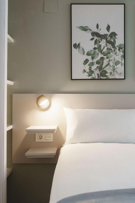 Limehome Granada Calle Lopez Rubio - 7