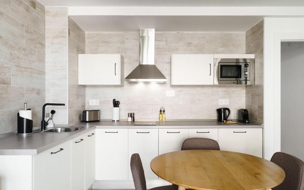 Limehome Granada Calle Lopez Rubio - 4