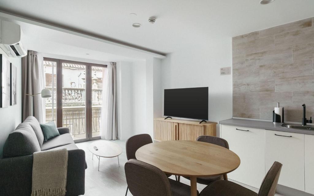 Limehome Granada Calle Lopez Rubio - 10