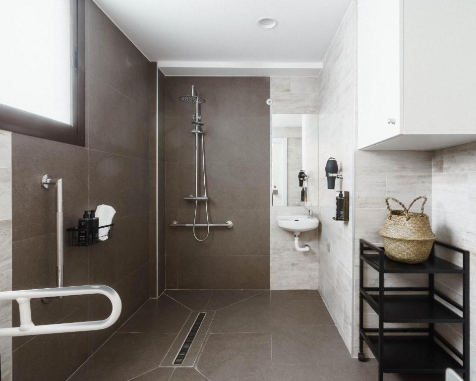 Limehome Granada Calle Lopez Rubio - 13