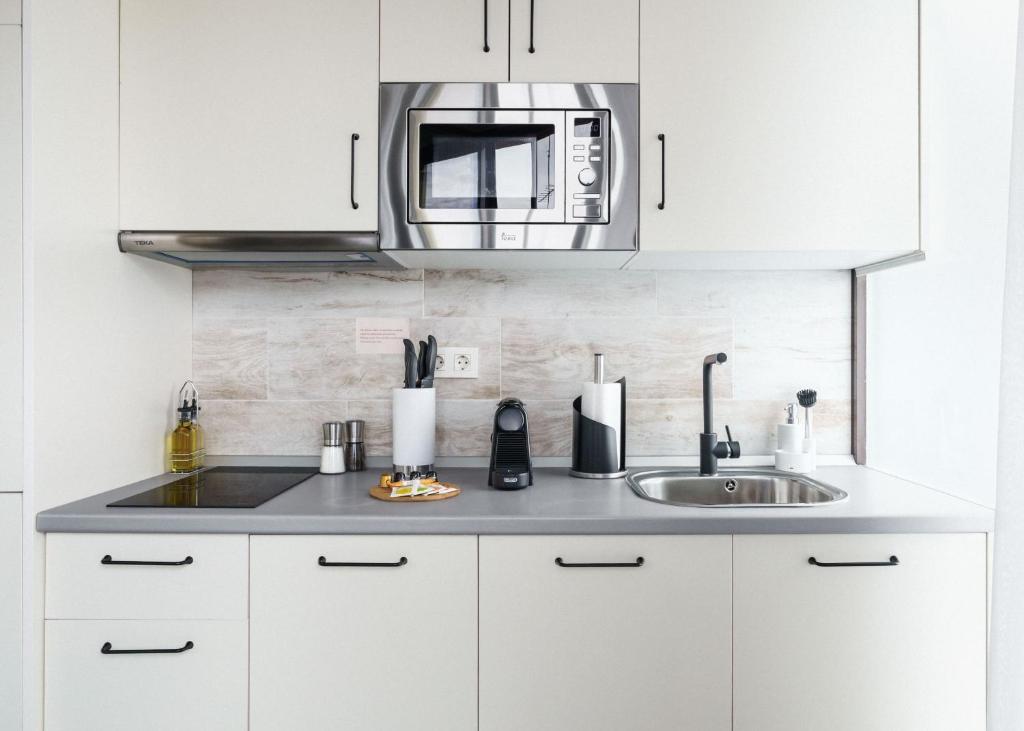 Limehome Granada Calle Lopez Rubio - 16