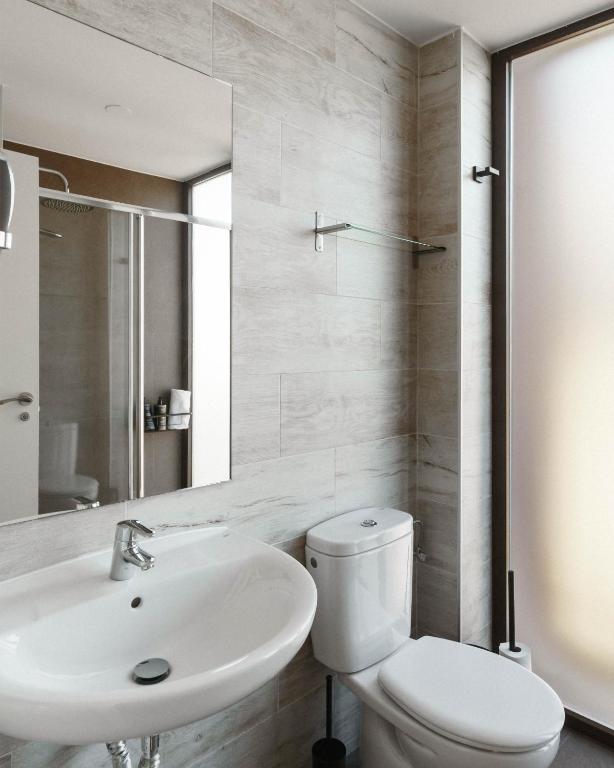 Limehome Granada Calle Lopez Rubio - 19