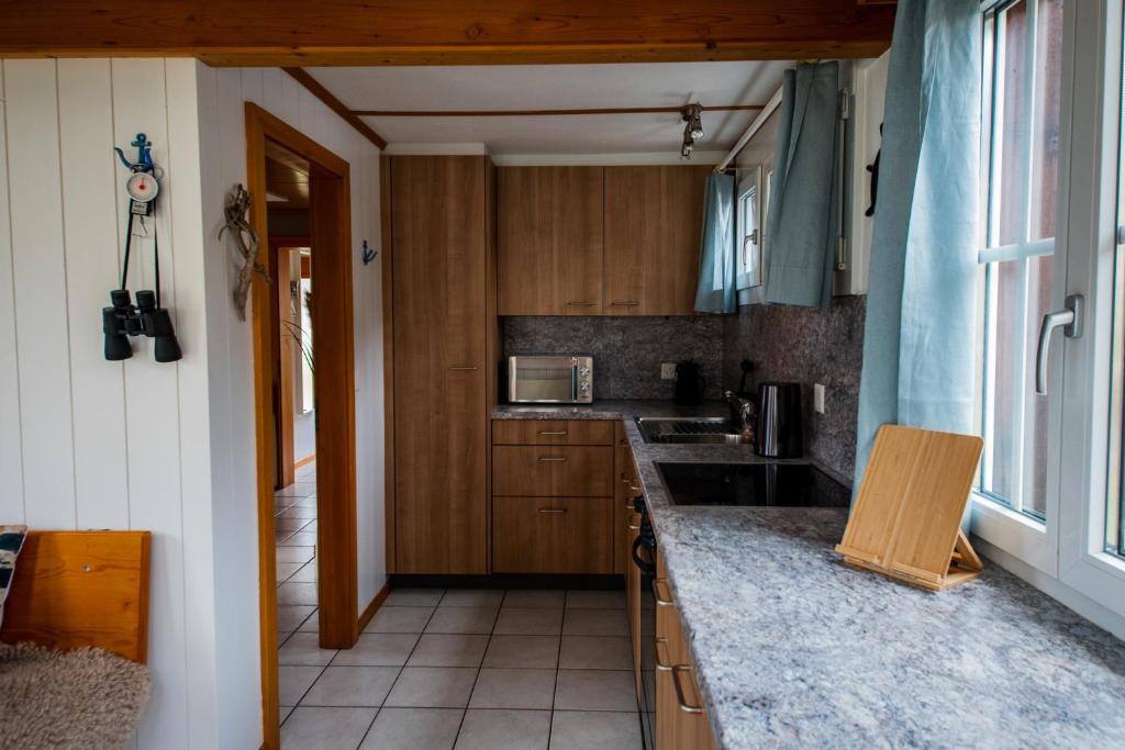 Cucina o angolo cottura di Beachhouse 16 Brienzersee