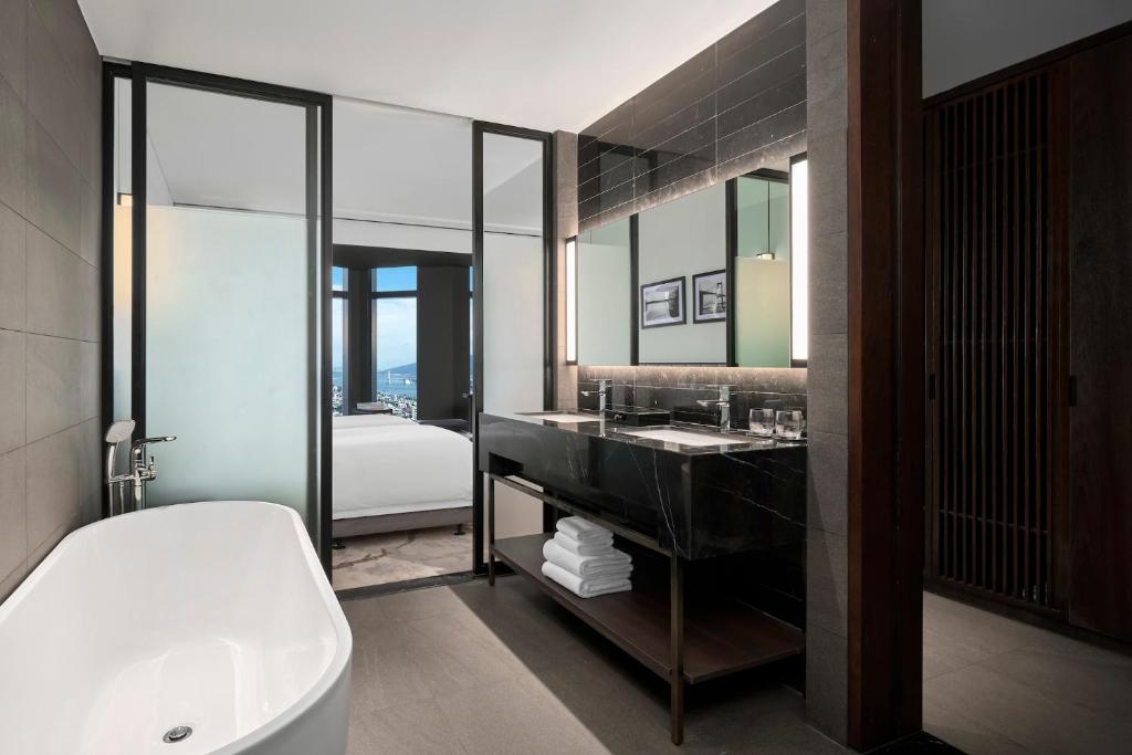 Premium Twin Room with River View - Lounge Access