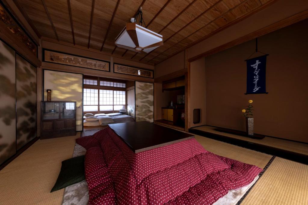 Postel nebo postele na pokoji v ubytování Nunome ya - Private 2nd-floor in a local house in Japanese Alps - 3 bedrooms, 1 living room, 1 private toilet, shared kitchen and bathroom