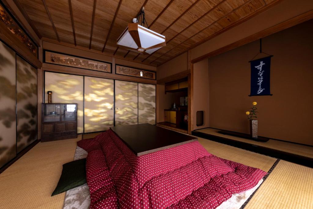 Postel nebo postele na pokoji v ubytování Nunome ya - Private 2nd-floor in a local house in Japanese Alps - 3 bedrooms, 1 living room, 1 private toilet, shared kitchen and bathroom